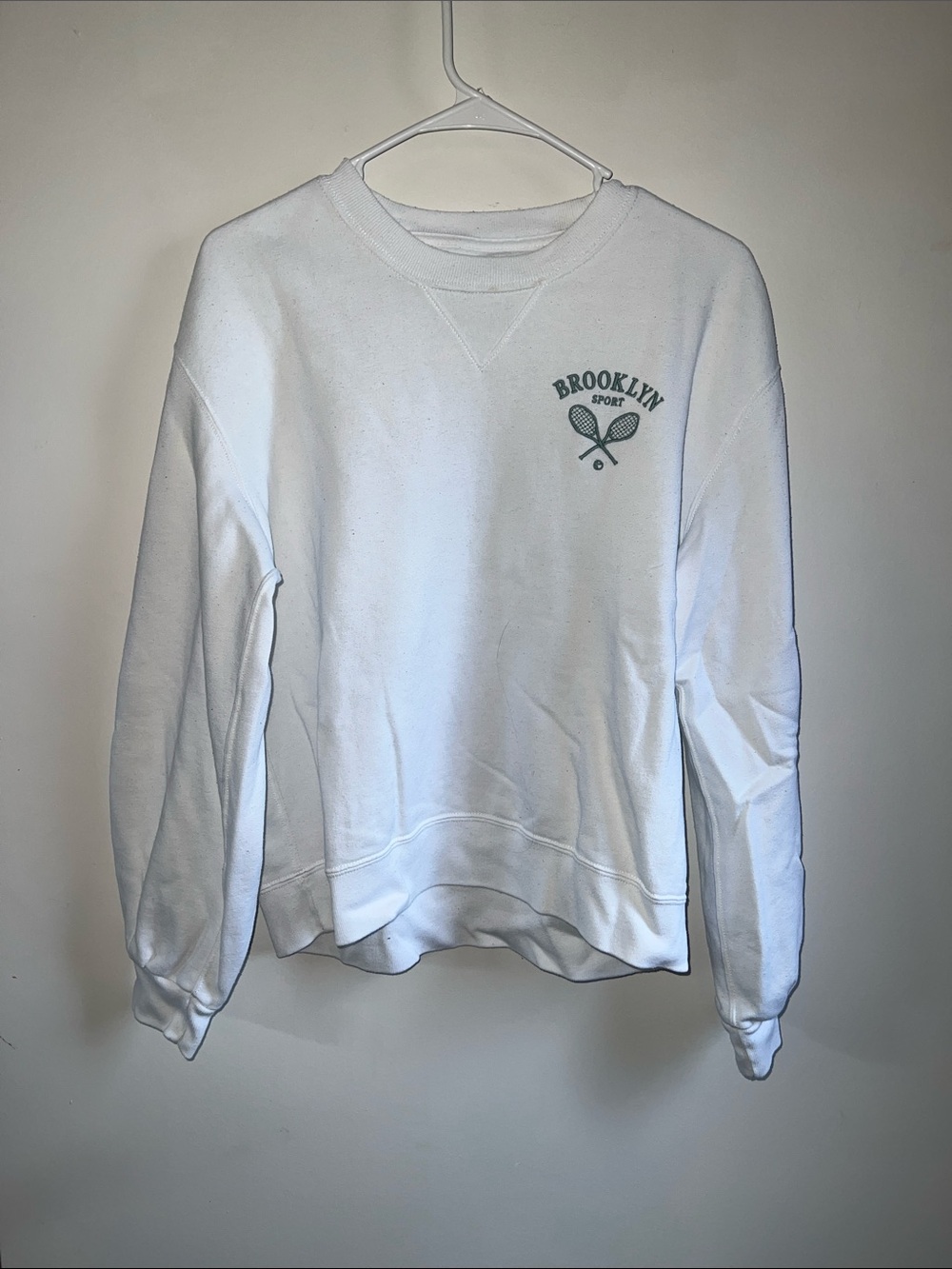 Abercrombie & Fitch White Crewneck Sweatshirt with Brooklyn Tennis Logo